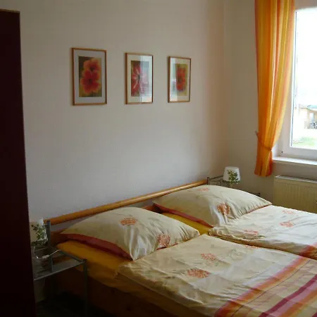 Uns Luett Appartement Nossentiner Huette